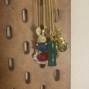 HUGE DEAL⚠️⚠️bundle of 7 GOLD CRYSTAL necklaces